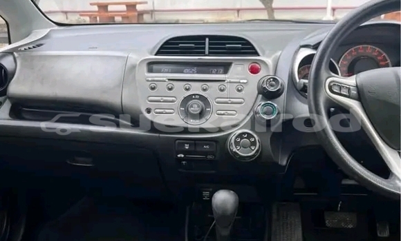 ซื้อ รถมือสอง Honda Jazz ขาว รถยนต์ ใน %{เมือง} ใน กาญจนบุรี