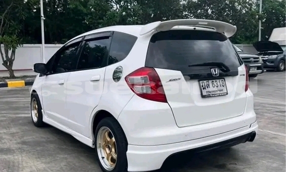 Buy Used Honda Jazz White Car in Kanchanaburi in Kanchanaburi Buy Used Honda Jazz White Car in Kanchanaburi in Kanchanaburi