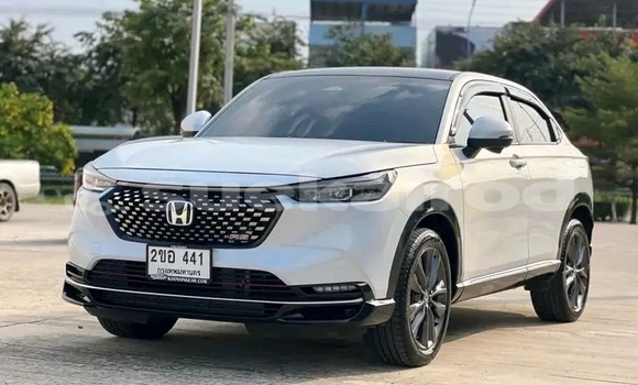 Buy Used Honda HR–V White Car in Chai Nat in Chai Nat