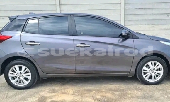 ซื้อ รถมือสอง Toyota Yaris อื่น ๆ รถยนต์ ใน %{เมือง} ใน อ่างทอง