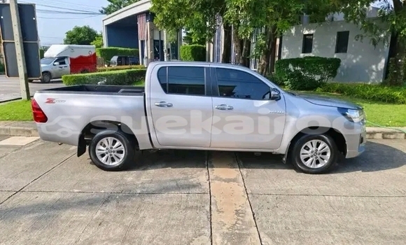 ซื้อ รถมือสอง Toyota Hiluxe Revo ขาว รถยนต์ ใน %{เมือง} ใน บึงกาฬ