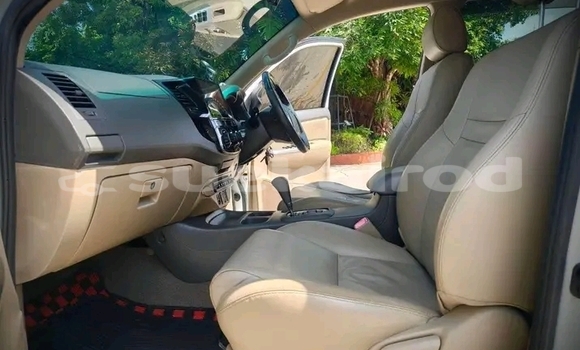 Buy Used Toyota Fortuner White Car in Khlung in Chanthaburi