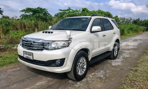 Buy Used Toyota Fortuner White Car in Kalasin in Kalasin