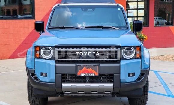 Buy Used Toyota Land Cruiser Green Car in Bangkok in Bangkok Buy Used Toyota Land Cruiser Green Car in Bangkok in Bangkok