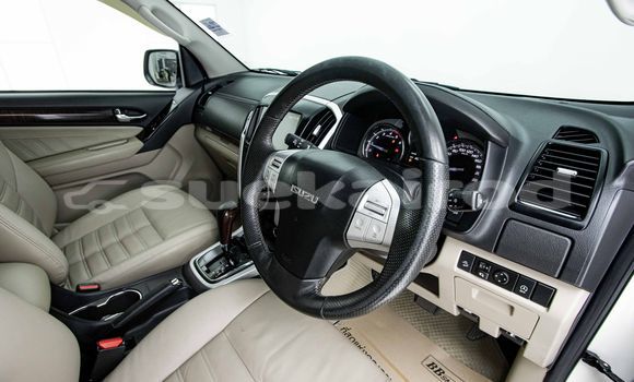 Buy Used Isuzu MU-X White Car in Bangkok in Bangkok Buy Used Isuzu MU-X White Car in Bangkok in Bangkok