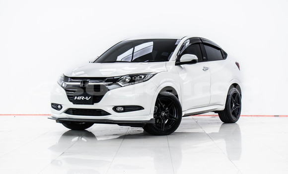 Buy Used Honda HR-V White Car in Bangkok in Bangkok Buy Used Honda HR-V White Car in Bangkok in Bangkok