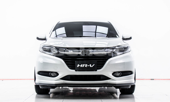 Buy Used Honda HR-V White Car in Bangkok in Bangkok Buy Used Honda HR-V White Car in Bangkok in Bangkok