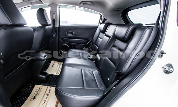 Buy Used Honda HR-V White Car in Bangkok in Bangkok Buy Used Honda HR-V White Car in Bangkok in Bangkok