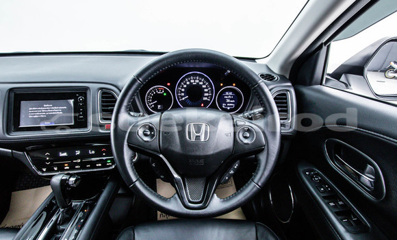 Buy Used Honda HR-V White Car in Bangkok in Bangkok Buy Used Honda HR-V White Car in Bangkok in Bangkok