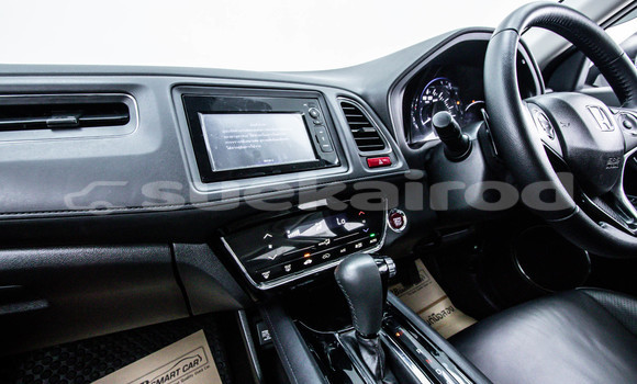 Buy Used Honda HR-V White Car in Bangkok in Bangkok Buy Used Honda HR-V White Car in Bangkok in Bangkok