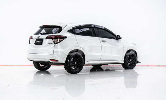 Buy Used Honda HR-V White Car in Bangkok in Bangkok Buy Used Honda HR-V White Car in Bangkok in Bangkok