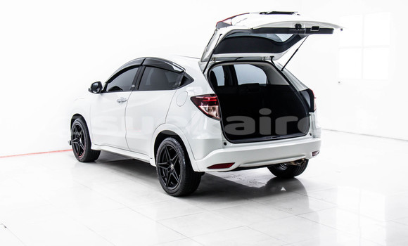 Buy Used Honda HR-V White Car in Bangkok in Bangkok Buy Used Honda HR-V White Car in Bangkok in Bangkok