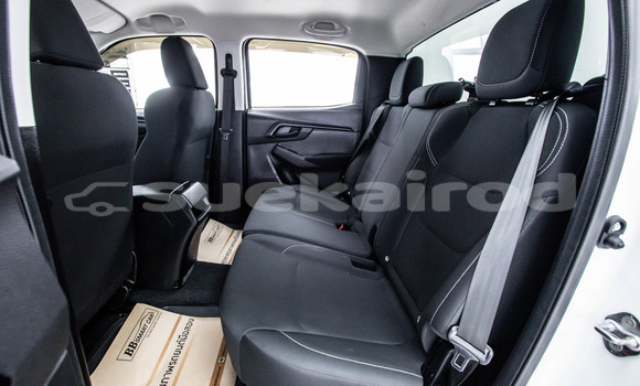 Buy Used Isuzu D-Max White Car in Bangkok in Bangkok Buy Used Isuzu D-Max White Car in Bangkok in Bangkok