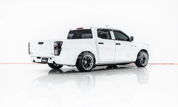 Buy Used Isuzu D-Max White Car in Bangkok in Bangkok Buy Used Isuzu D-Max White Car in Bangkok in Bangkok