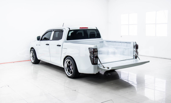 Buy Used Isuzu D-Max White Car in Bangkok in Bangkok Buy Used Isuzu D-Max White Car in Bangkok in Bangkok