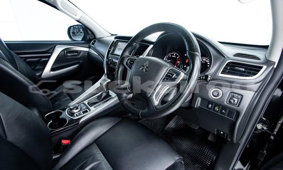 ซื้อ รถมือสอง Mitsubishi Pajero สีดำ รถยนต์ ใน %{เมือง} ใน กรุงเทพมหานคร ซื้อ รถมือสอง Mitsubishi Pajero สีดำ รถยนต์ ใน %{เมือง} ใน กรุงเทพมหานคร