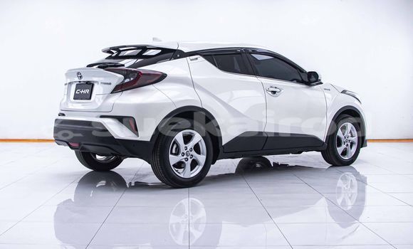 ซื้อ รถมือสอง Toyota C-HR ขาว รถยนต์ ใน %{เมือง} ใน กรุงเทพมหานคร ซื้อ รถมือสอง Toyota C-HR ขาว รถยนต์ ใน %{เมือง} ใน กรุงเทพมหานคร