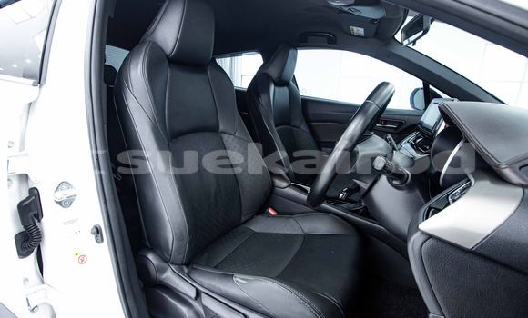 ซื้อ รถมือสอง Toyota C-HR ขาว รถยนต์ ใน %{เมือง} ใน กรุงเทพมหานคร ซื้อ รถมือสอง Toyota C-HR ขาว รถยนต์ ใน %{เมือง} ใน กรุงเทพมหานคร