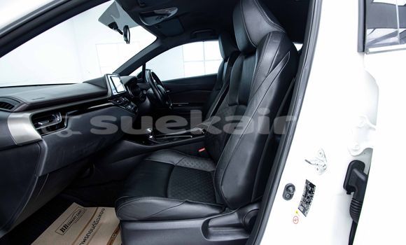 ซื้อ รถมือสอง Toyota C-HR ขาว รถยนต์ ใน %{เมือง} ใน กรุงเทพมหานคร ซื้อ รถมือสอง Toyota C-HR ขาว รถยนต์ ใน %{เมือง} ใน กรุงเทพมหานคร