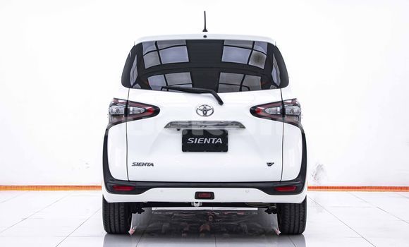 Buy Used Toyota Sienta White Car in Bangkok in Bangkok Buy Used Toyota Sienta White Car in Bangkok in Bangkok