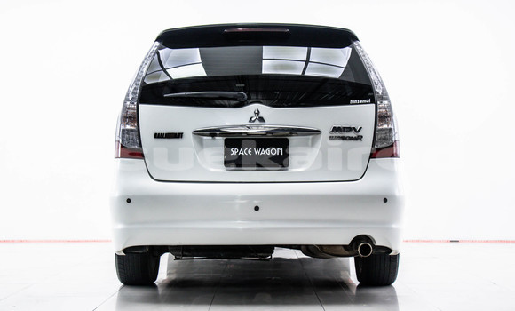 Buy Used Mitsubishi Space Wagon White Car in Bangkok in Bangkok Buy Used Mitsubishi Space Wagon White Car in Bangkok in Bangkok