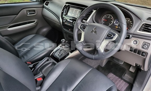 ซื้อ รถมือสอง Mitsubishi Triton เงิน รถยนต์ ใน %{เมือง} ใน กรุงเทพมหานคร ซื้อ รถมือสอง Mitsubishi Triton เงิน รถยนต์ ใน %{เมือง} ใน กรุงเทพมหานคร