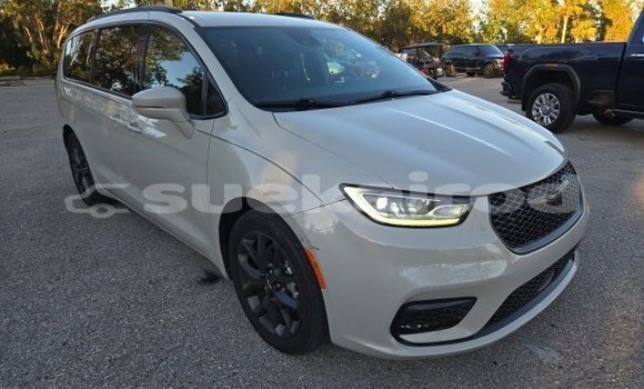 Buy Used Chrysler Pacifica White Car in Bangkok in Bangkok Buy Used Chrysler Pacifica White Car in Bangkok in Bangkok