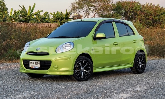 ซื้อ รถมือสอง Nissan March เขียว รถยนต์ ใน %{เมือง} ใน กรุงเทพมหานคร