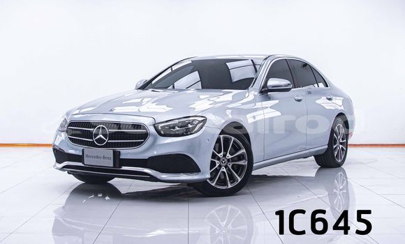 ซื้อ รถมือสอง Mercedes-Benz E-Classe อื่น ๆ รถยนต์ ใน %{เมือง} ใน กรุงเทพมหานคร