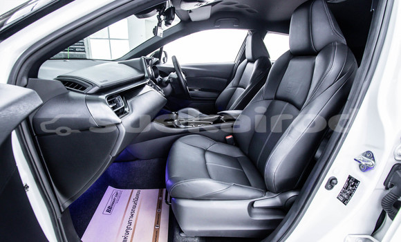 ซื้อ รถมือสอง Toyota C-HR ขาว รถยนต์ ใน %{เมือง} ใน กรุงเทพมหานคร ซื้อ รถมือสอง Toyota C-HR ขาว รถยนต์ ใน %{เมือง} ใน กรุงเทพมหานคร