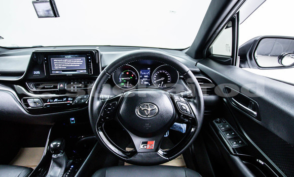 ซื้อ รถมือสอง Toyota C-HR ขาว รถยนต์ ใน %{เมือง} ใน กรุงเทพมหานคร ซื้อ รถมือสอง Toyota C-HR ขาว รถยนต์ ใน %{เมือง} ใน กรุงเทพมหานคร
