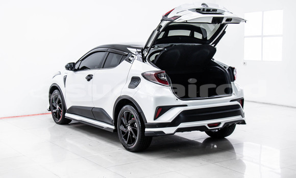 ซื้อ รถมือสอง Toyota C-HR ขาว รถยนต์ ใน %{เมือง} ใน กรุงเทพมหานคร ซื้อ รถมือสอง Toyota C-HR ขาว รถยนต์ ใน %{เมือง} ใน กรุงเทพมหานคร