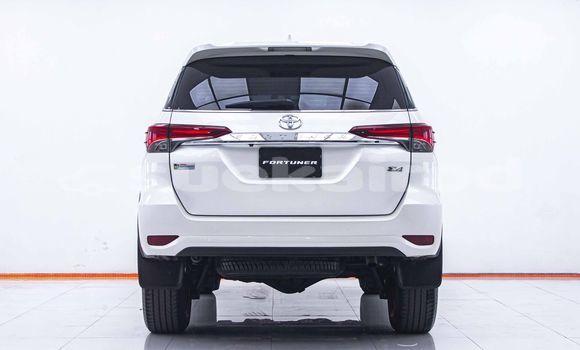 ซื้อ รถมือสอง Toyota Fortuner ขาว รถยนต์ ใน %{เมือง} ใน กรุงเทพมหานคร ซื้อ รถมือสอง Toyota Fortuner ขาว รถยนต์ ใน %{เมือง} ใน กรุงเทพมหานคร