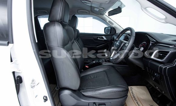 Buy Used Isuzu D-Max White Car in Bangkok in Bangkok Buy Used Isuzu D-Max White Car in Bangkok in Bangkok
