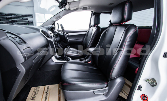 Buy Used Isuzu D-Max White Car in Bangkok in Bangkok Buy Used Isuzu D-Max White Car in Bangkok in Bangkok