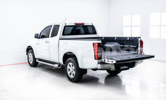 Buy Used Isuzu D-Max White Car in Bangkok in Bangkok Buy Used Isuzu D-Max White Car in Bangkok in Bangkok