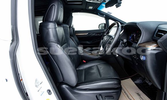 Buy Used Toyota Vellfire White Car in Bangkok in Bangkok Buy Used Toyota Vellfire White Car in Bangkok in Bangkok