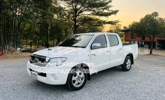 ซื้อ รถมือสอง Toyota Hilux ขาว รถยนต์ ใน %{เมือง} ใน จันทบุรี