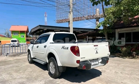 ซื้อ รถมือสอง Mitsubishi Triton ขาว รถยนต์ ใน %{เมือง} ใน ชลบุรี ซื้อ รถมือสอง Mitsubishi Triton ขาว รถยนต์ ใน %{เมือง} ใน ชลบุรี