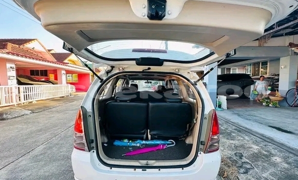 ซื้อ รถมือสอง Toyota Innova ขาว รถยนต์ ใน %{เมือง} ใน ชัยนาท