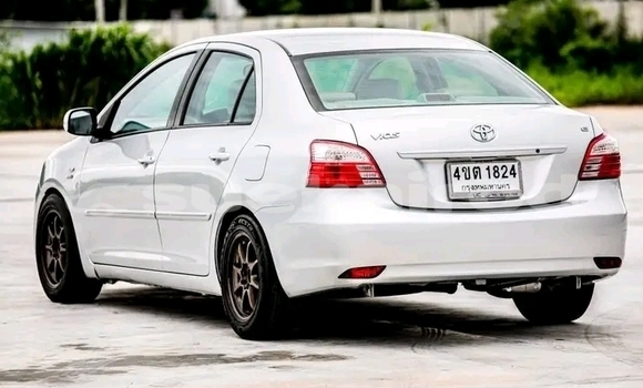 ซื้อ รถมือสอง Toyota Vios ขาว รถยนต์ ใน %{เมือง} ใน ชัยนาท