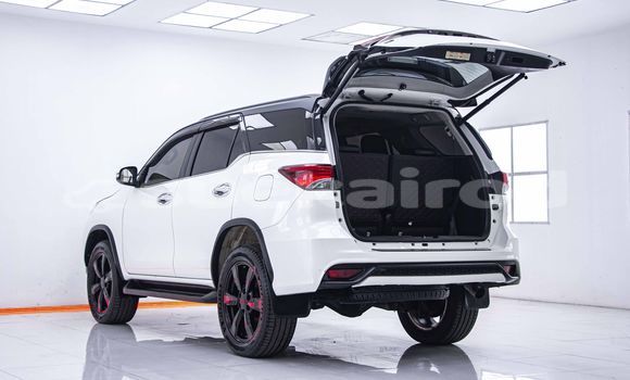 ซื้อ รถมือสอง Toyota Fortuner ขาว รถยนต์ ใน %{เมือง} ใน กรุงเทพมหานคร ซื้อ รถมือสอง Toyota Fortuner ขาว รถยนต์ ใน %{เมือง} ใน กรุงเทพมหานคร