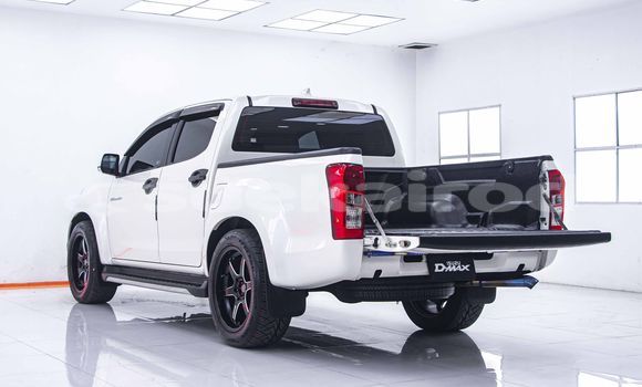 Buy Used Isuzu D-Max White Car in Bangkok in Bangkok Buy Used Isuzu D-Max White Car in Bangkok in Bangkok