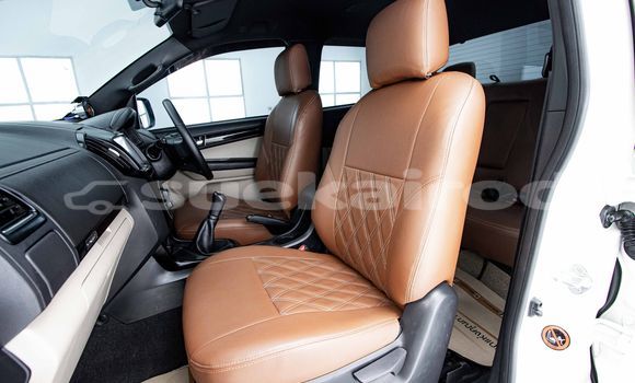 Buy Used Isuzu D-Max White Car in Bangkok in Bangkok Buy Used Isuzu D-Max White Car in Bangkok in Bangkok