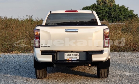 Buy Used Isuzu D-max Hi-Lander 4 dr White Car in Bangkok in Bangkok Buy Used Isuzu D-max Hi-Lander 4 dr White Car in Bangkok in Bangkok