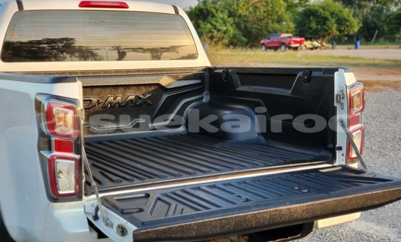 Buy Used Isuzu D-max Hi-Lander 4 dr White Car in Bangkok in Bangkok Buy Used Isuzu D-max Hi-Lander 4 dr White Car in Bangkok in Bangkok