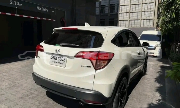 Buy Used Honda HR–V White Car in Chaiyaphum in Chaiyaphum