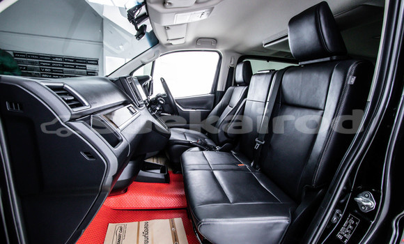 Buy Used Toyota Crown Majesta Black Car in Bangkok in Bangkok Buy Used Toyota Crown Majesta Black Car in Bangkok in Bangkok