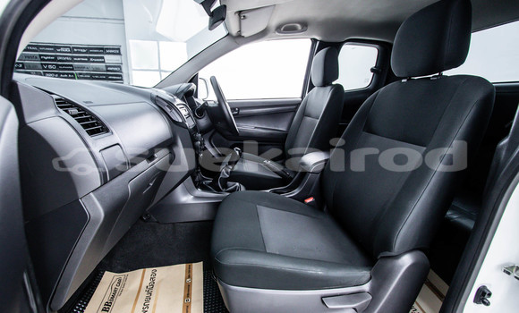 Buy Used Isuzu D-Max White Car in Bangkok in Bangkok Buy Used Isuzu D-Max White Car in Bangkok in Bangkok