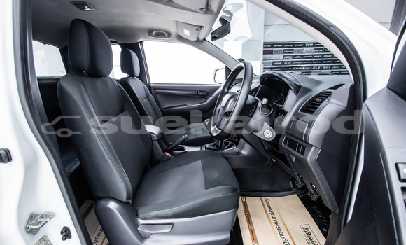 Buy Used Isuzu D-Max White Car in Bangkok in Bangkok Buy Used Isuzu D-Max White Car in Bangkok in Bangkok